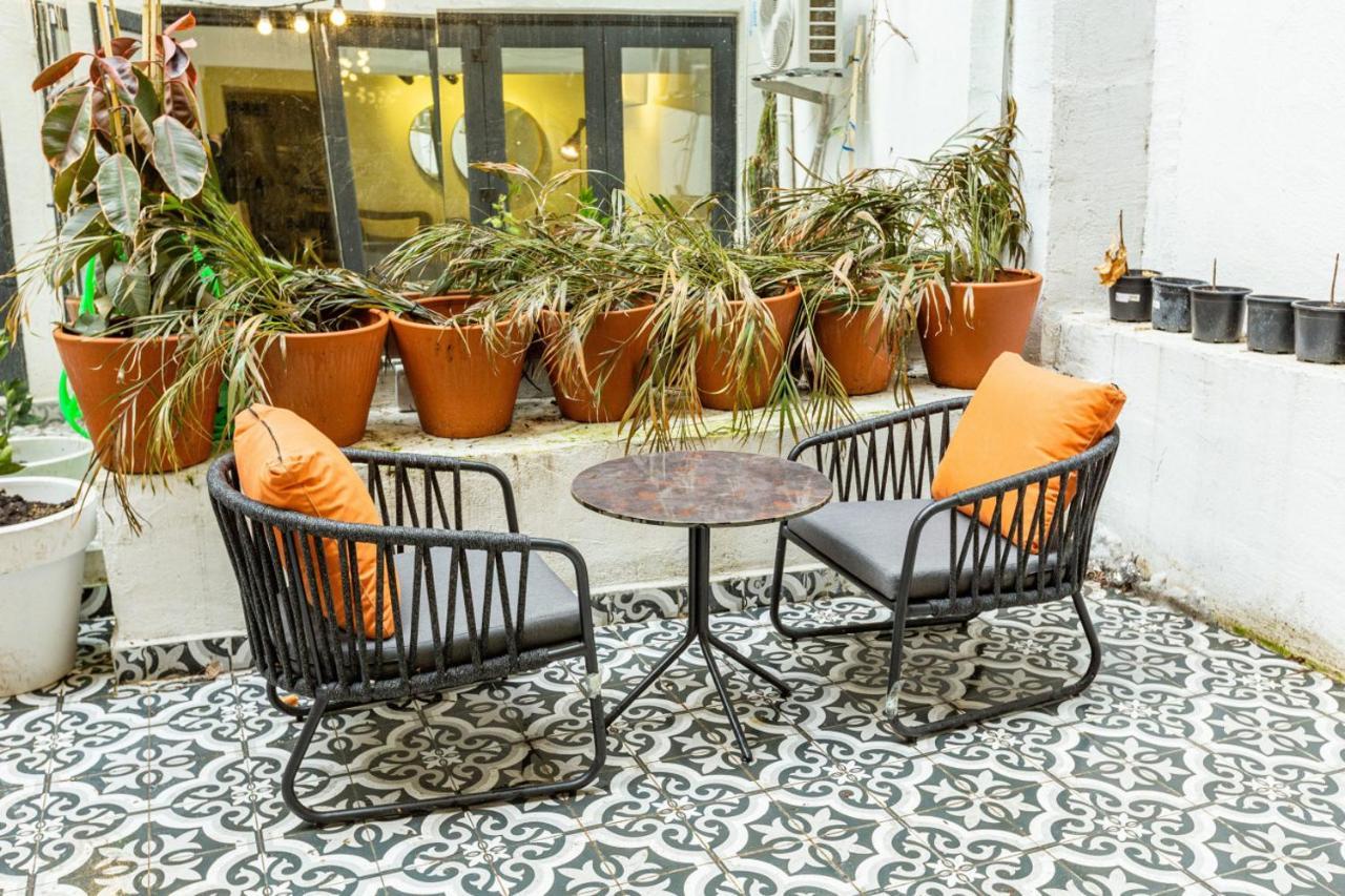 Excellent Flat With Lovely Backyard In Cihangir Istanbul Exterior photo